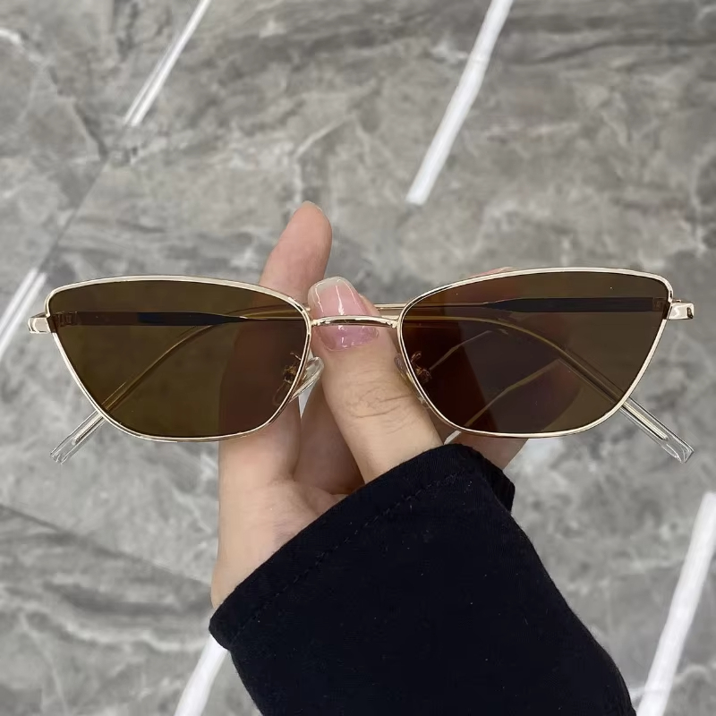 Lunettes de soleil œil de chat - Sunglasses Cat Eye avis et prix